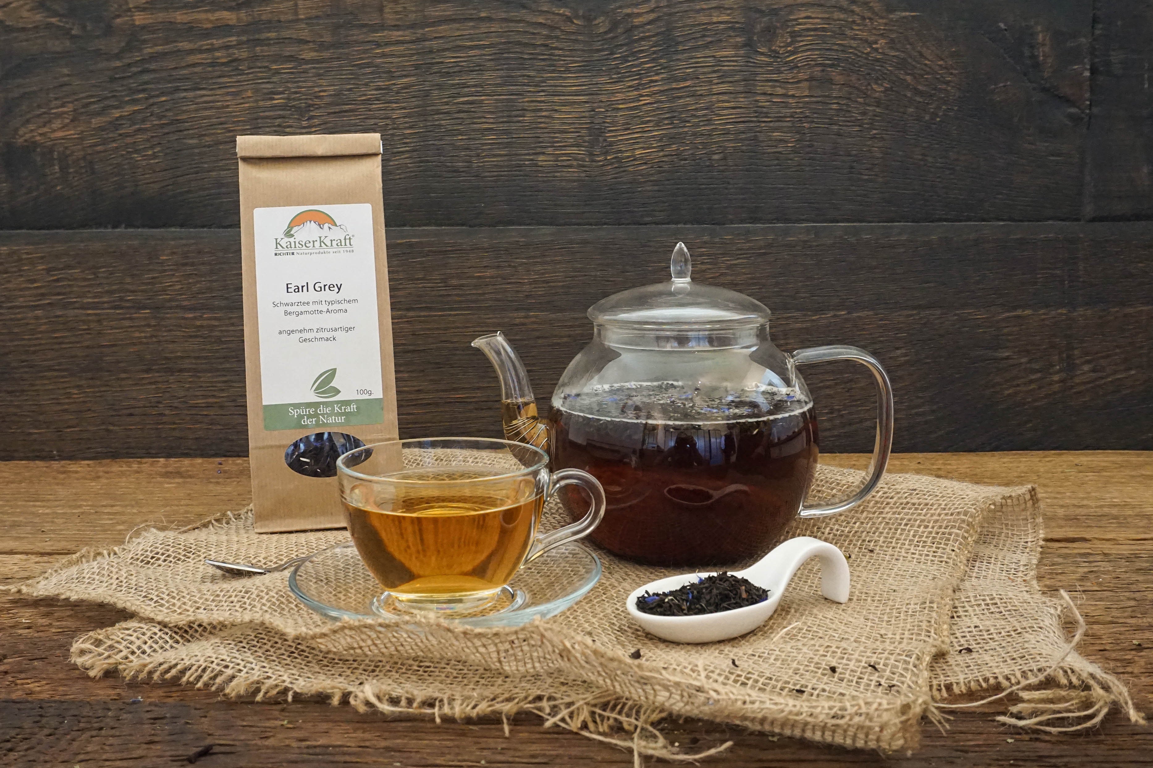 Kaiserkraft Tirol Schwarztee Earl Grey im Beutel mit Kanne und Tasse